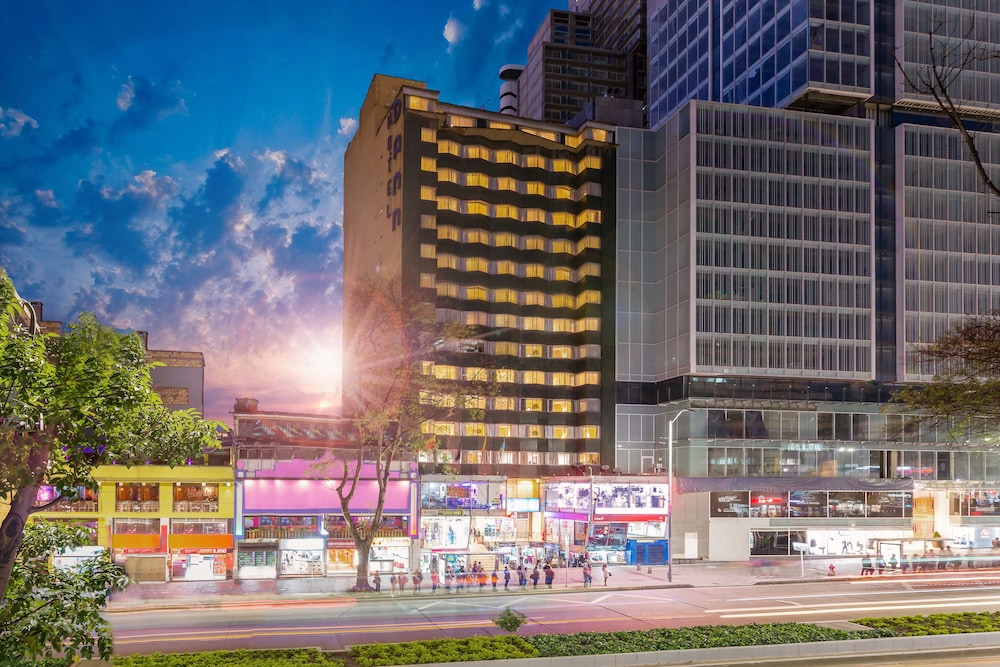 Dann Avenida 19 in BOGOTA