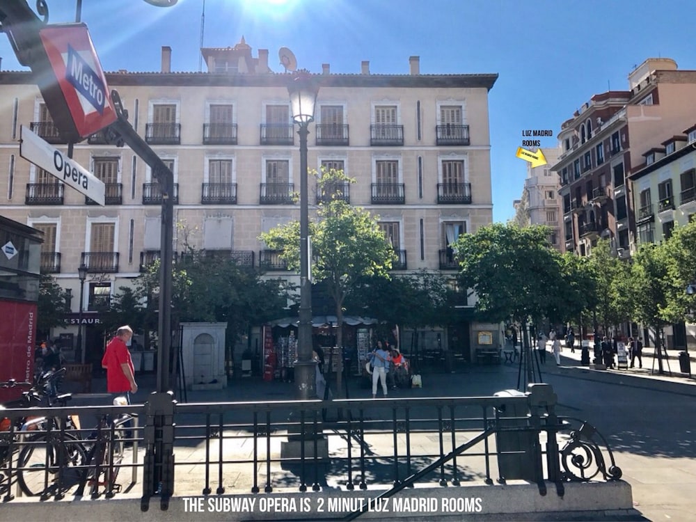 Hostal Luz 64/72