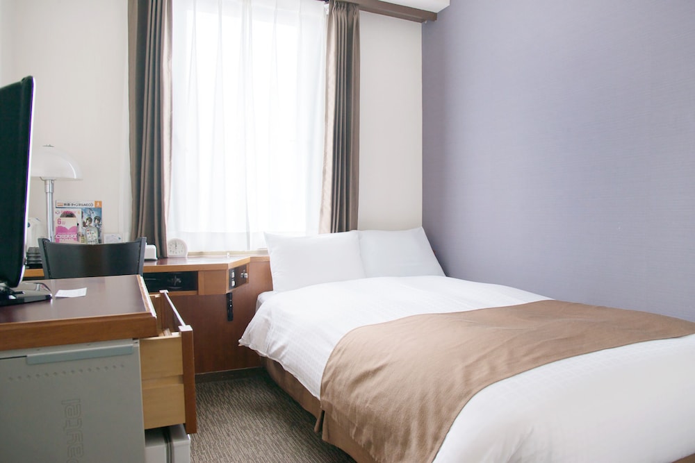 ROOM, SINGLE