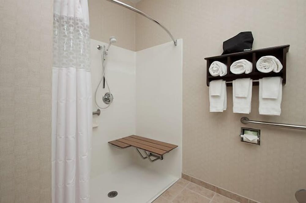 Countryside Inn and Suites 28/28