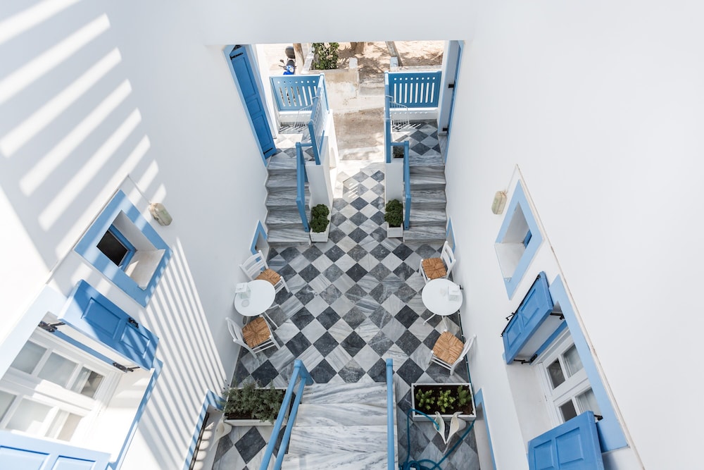 Fanouris Condo 4/22