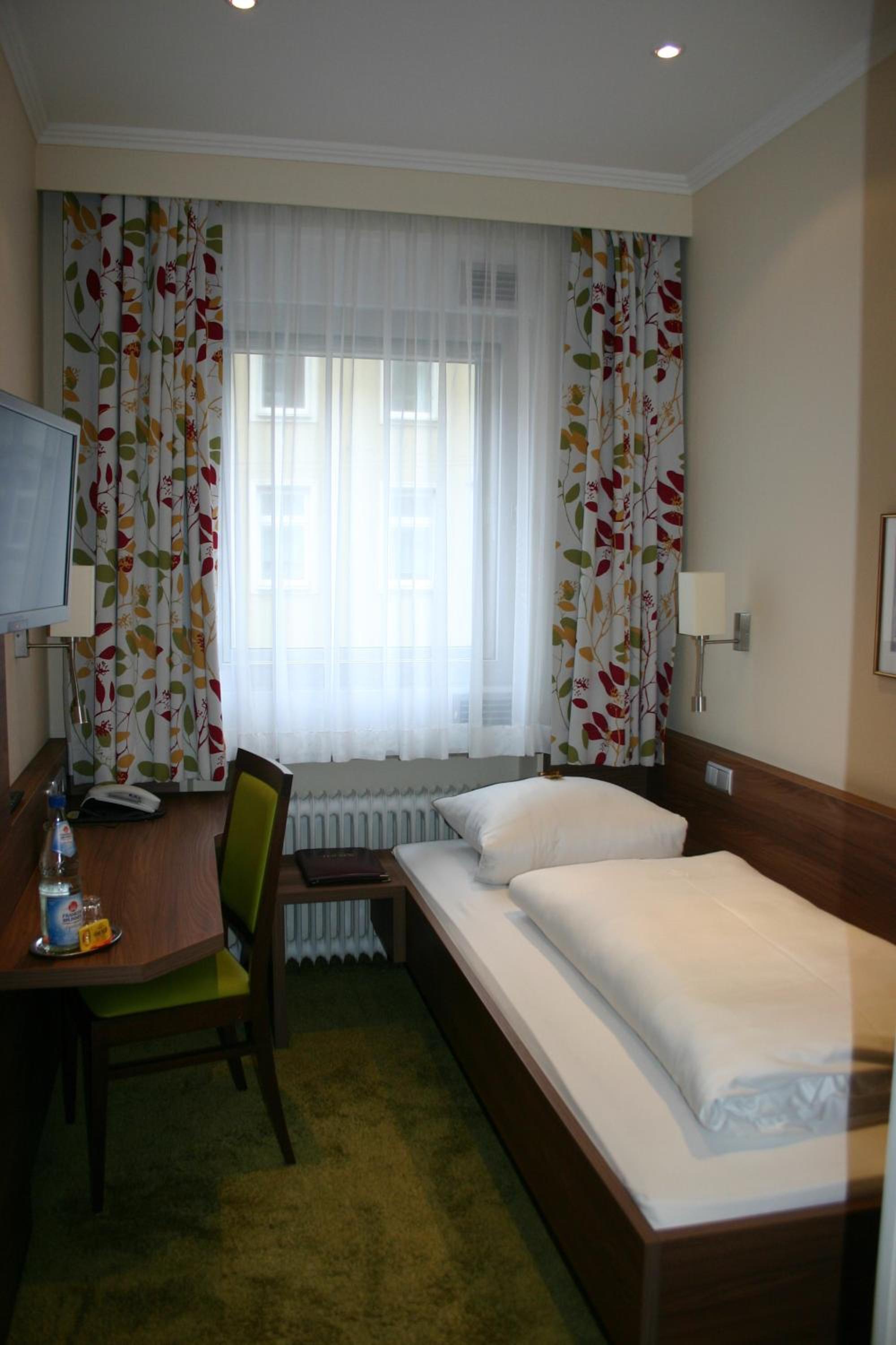 Hotel Hauser 22/50