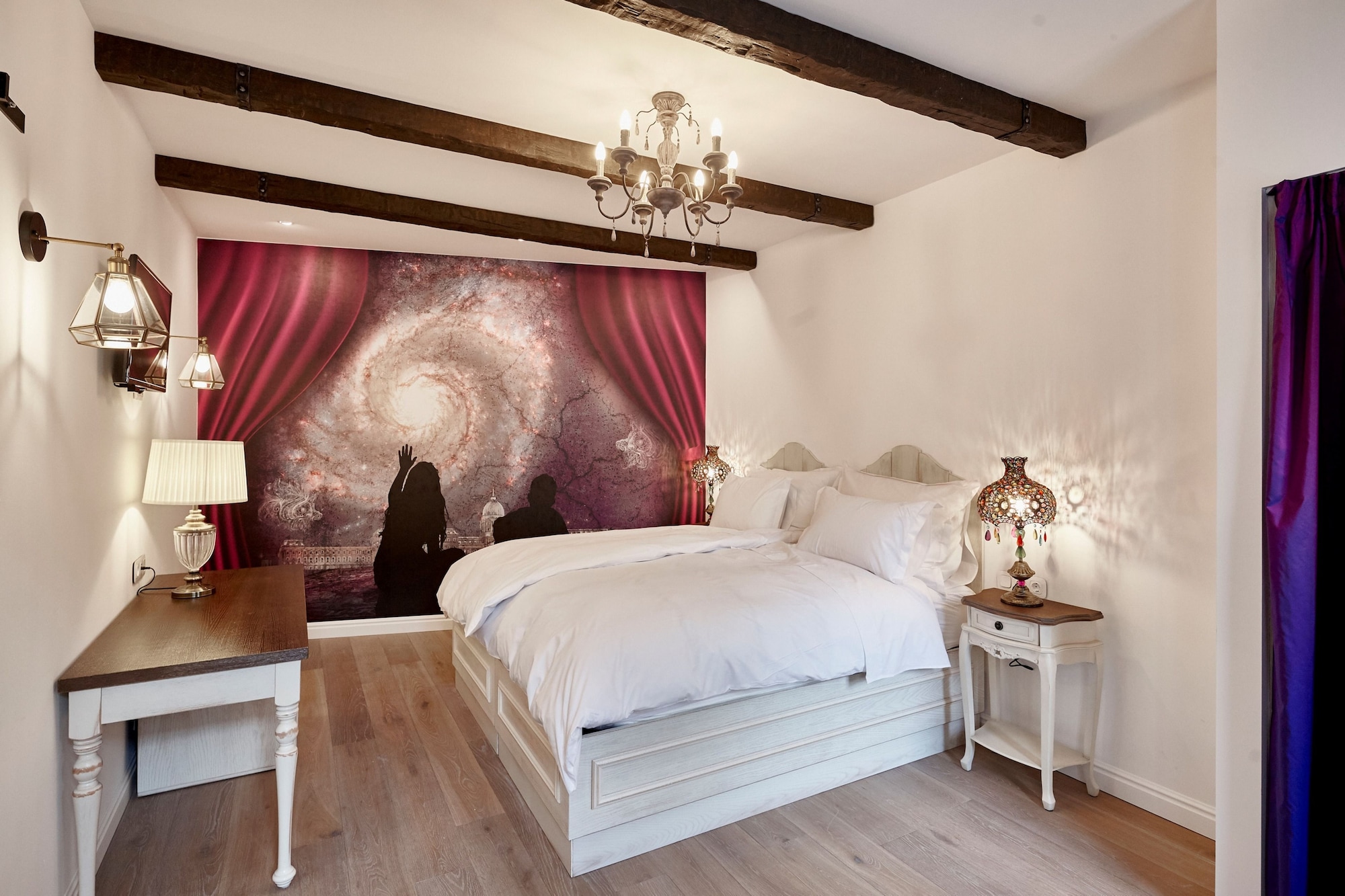 GRAND, DOUBLE BED