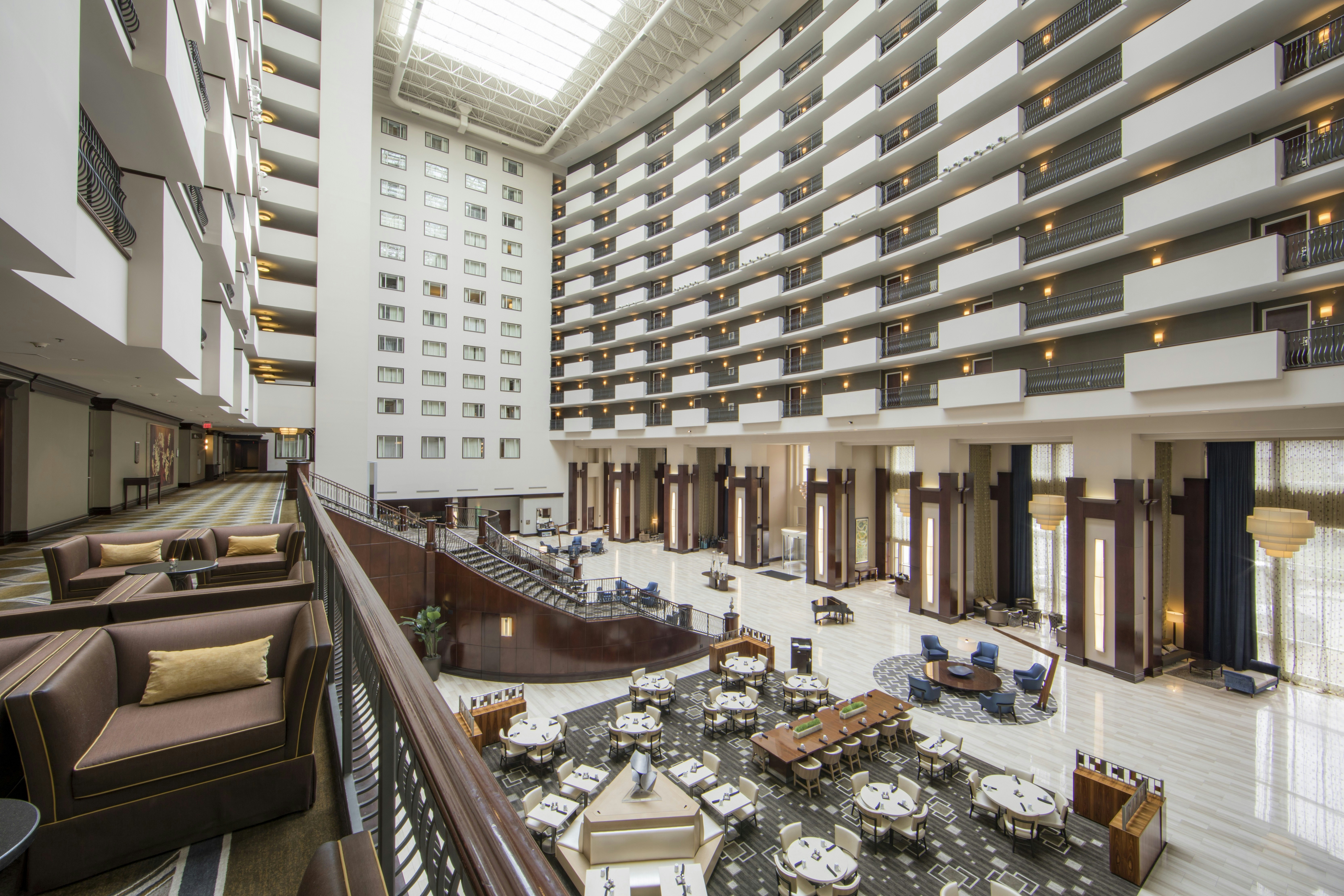 HILTON NASHVILLE-DOWNTOWN 38/78