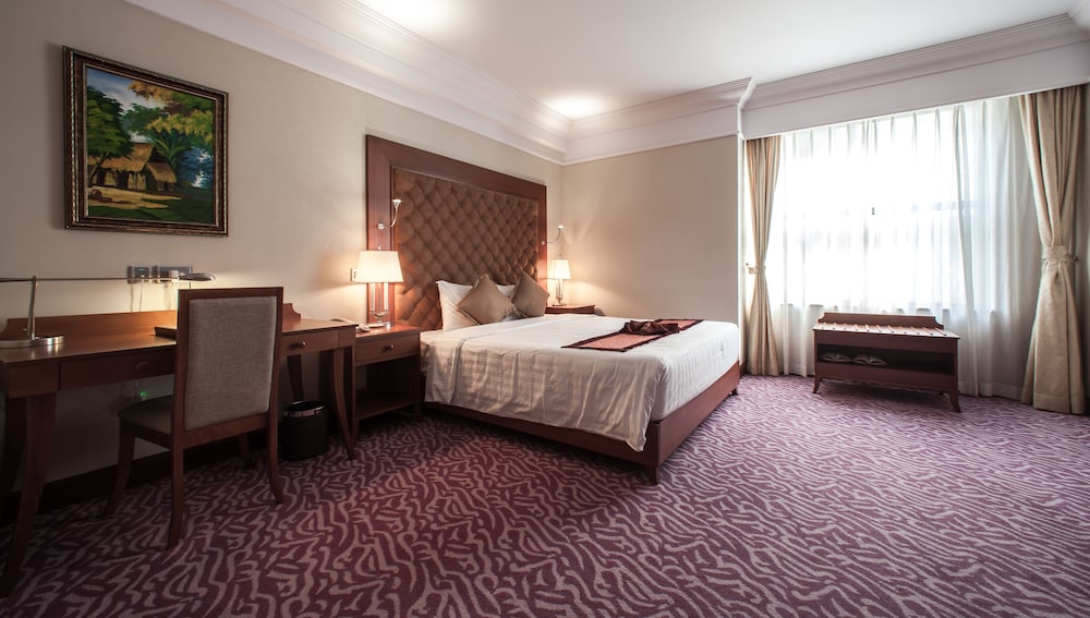Army Hotel 16/67