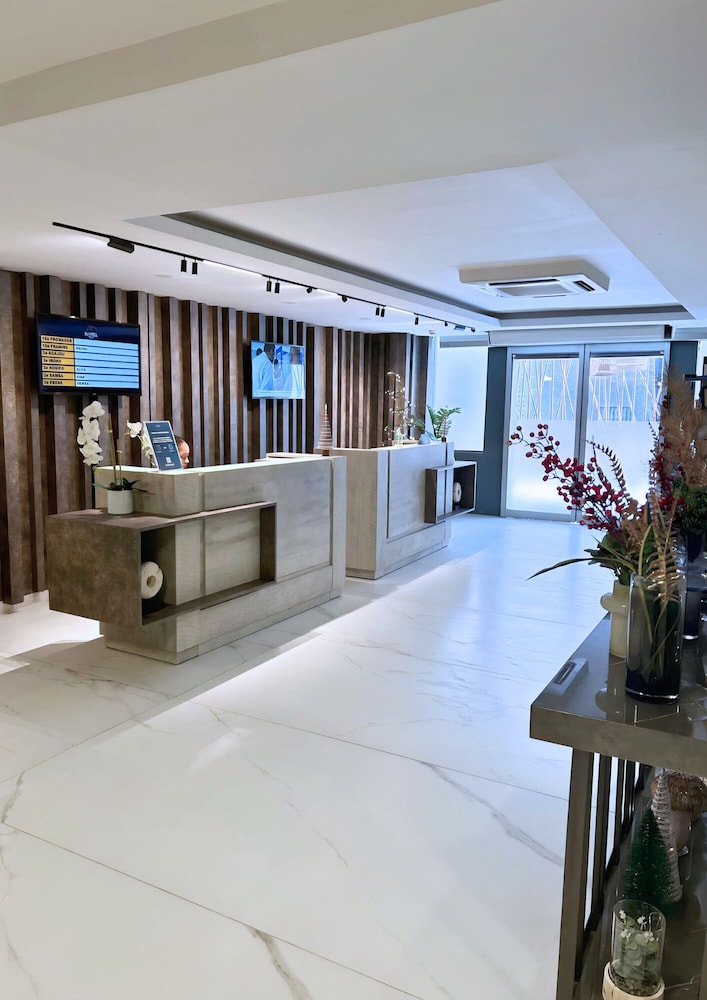 Lobby at Hotel Ivotel Abidjan, ABIDJAN