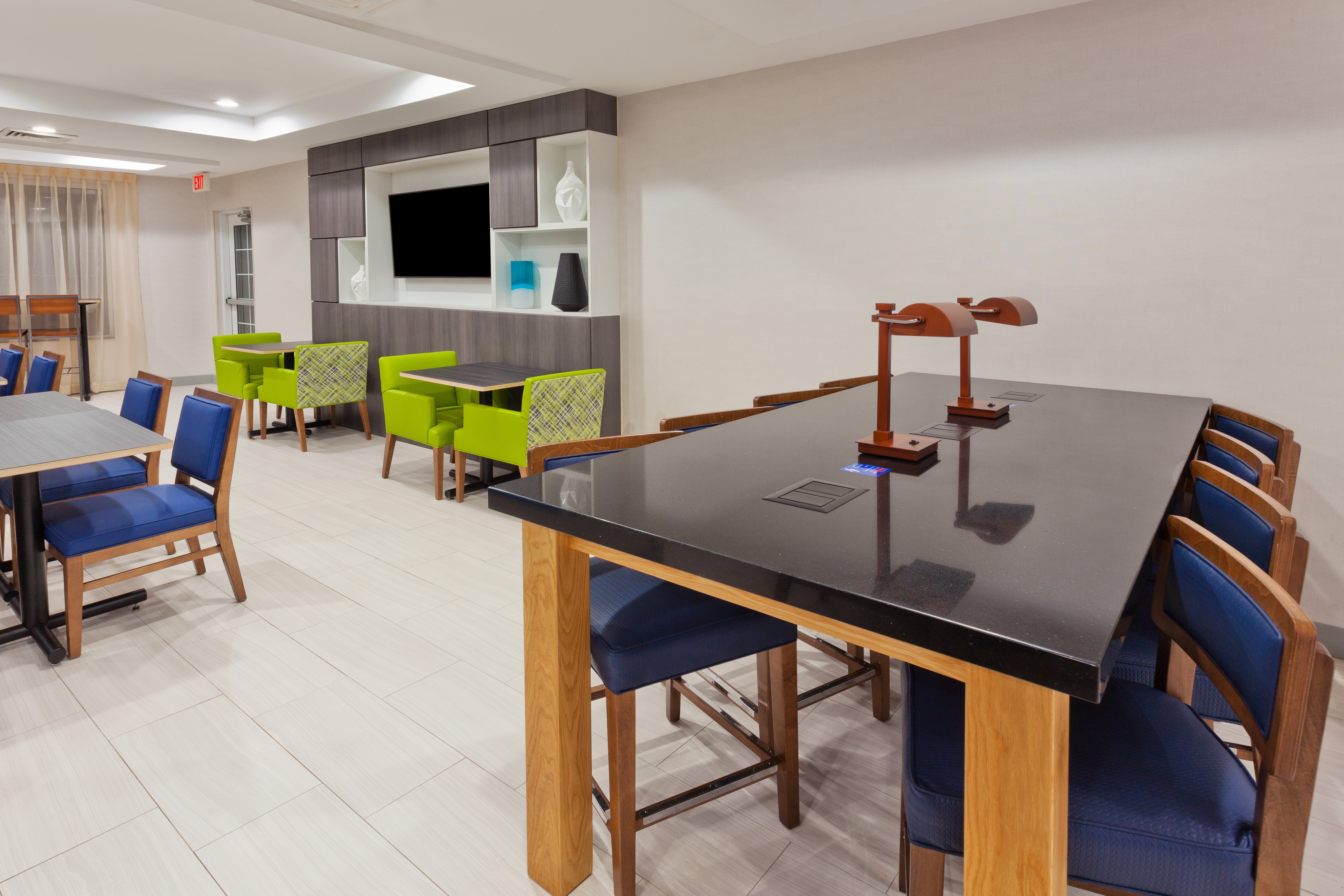 Holiday Inn Express Hotel and Suites Dothan North 26/29