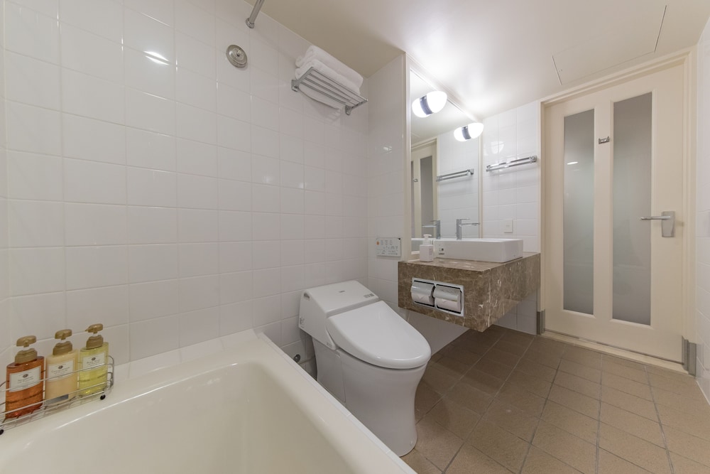 Jr Kyushu Hotel Blossom 24/60