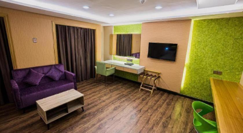 JC Mark Hotel 38/53