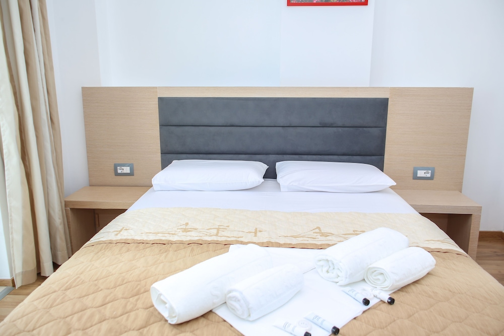Hotel Saranda Palace 27/70