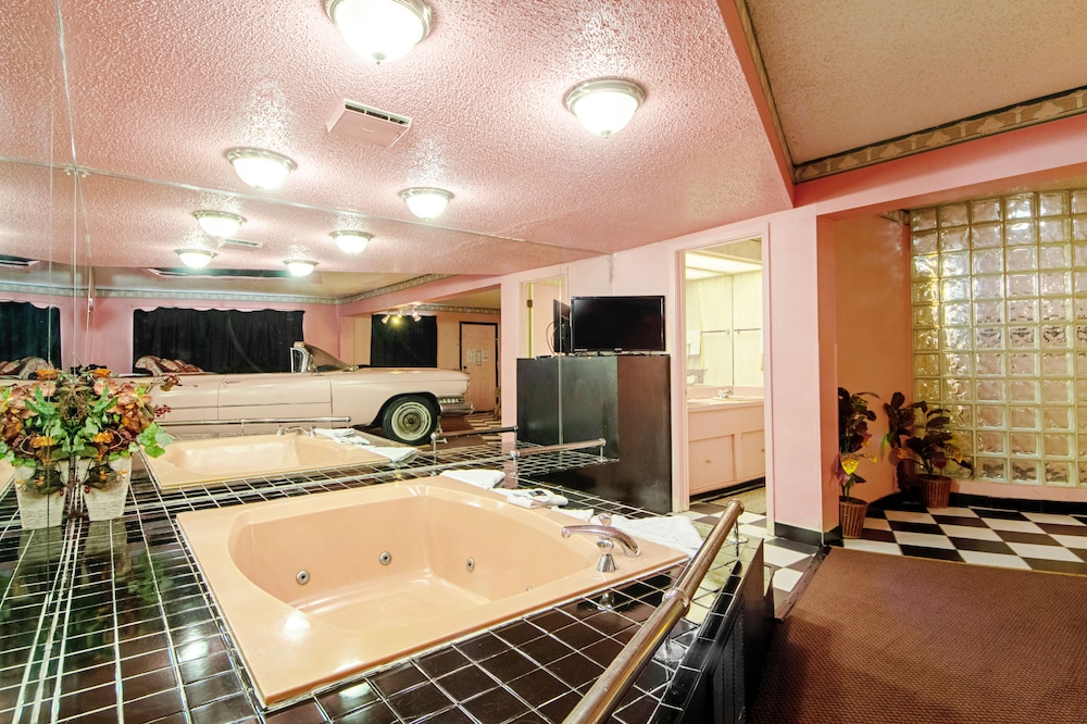 Economy Inn Suites 44/44