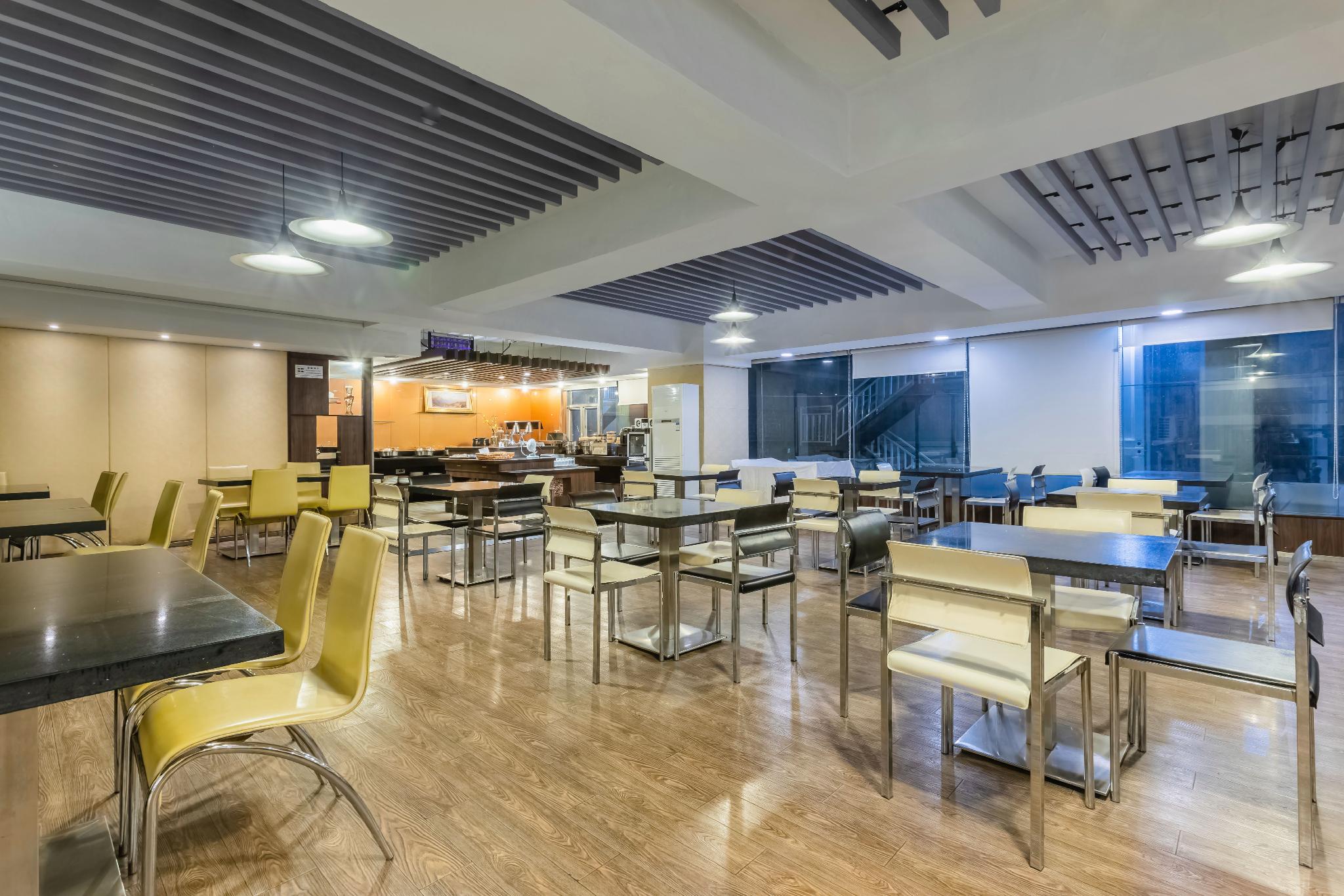 Vienna International Hotel (Changzhou Railway Station) 32/37
