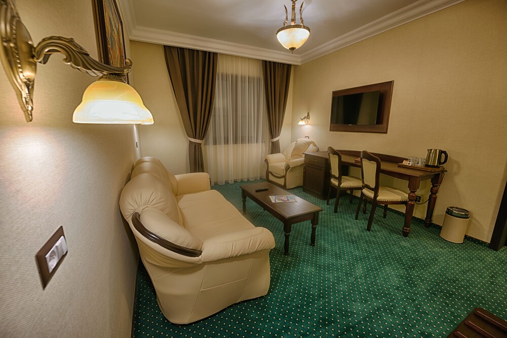 Magus Hotel 47/57