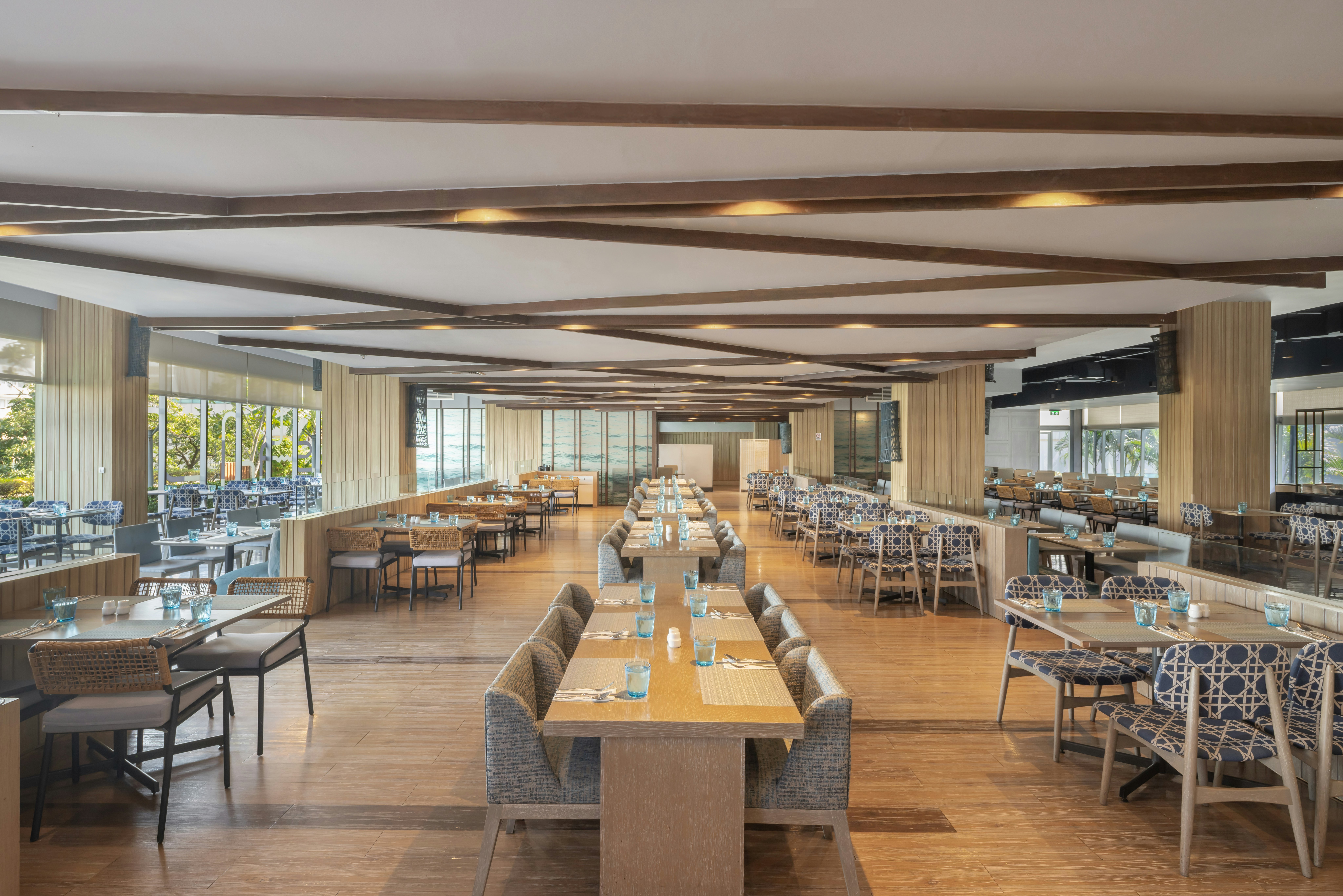 Centara Life Government Complex Hotel and Convention Centre Chaeng Watthana 50/77