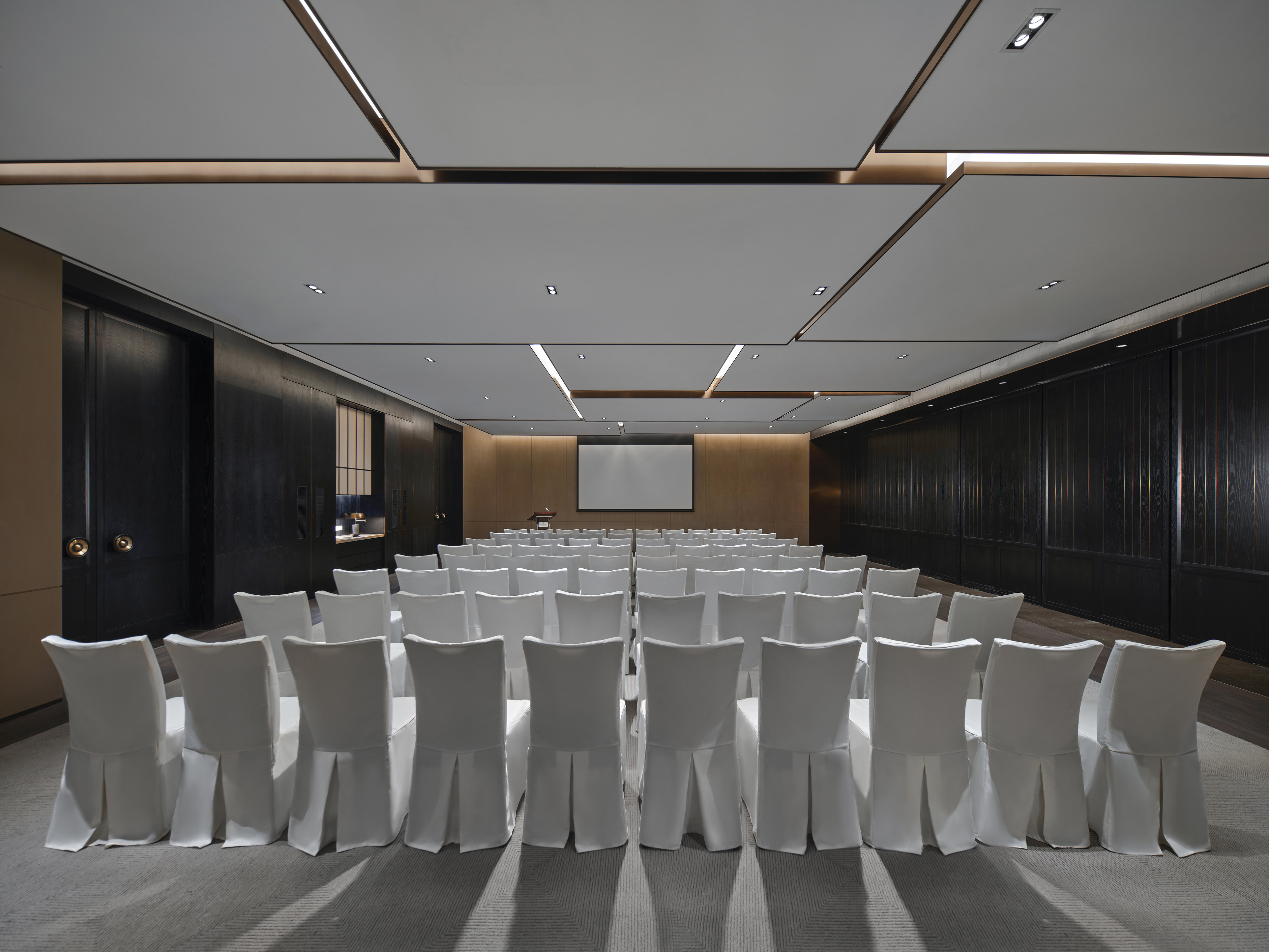 Intercontinental Dongguan 66/76