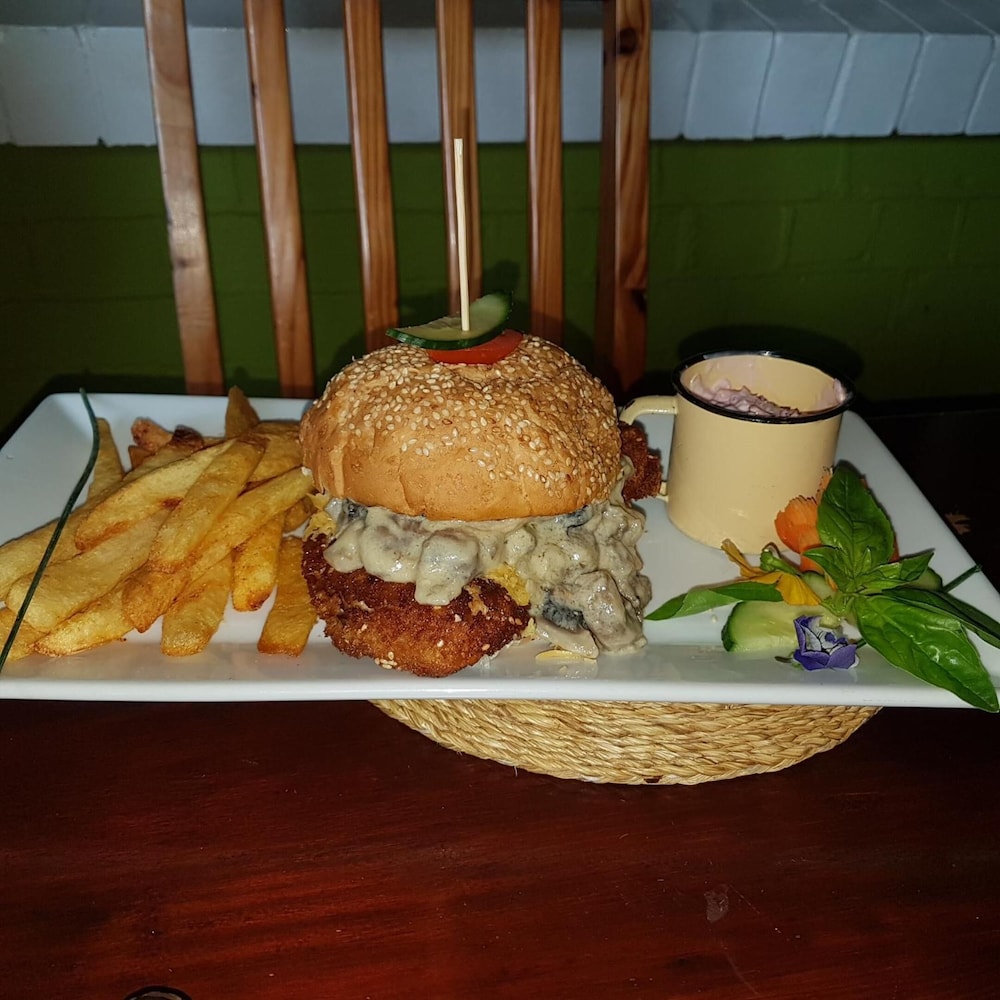 Stoep Cafe 20/50