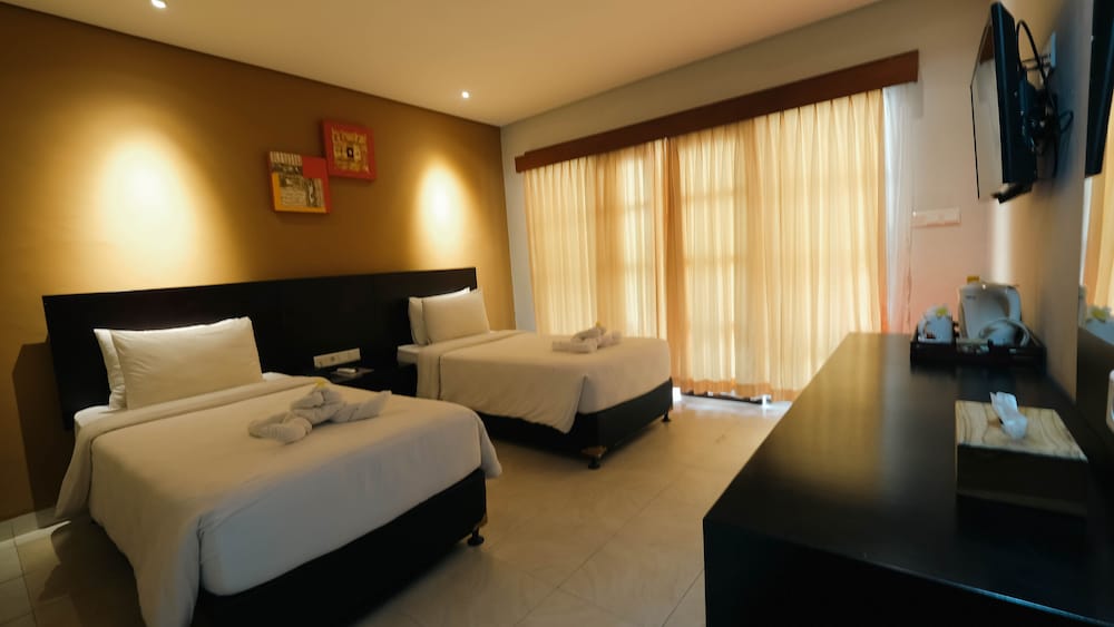 FOURTEEN ROSES BEACH HOTEL 23/62