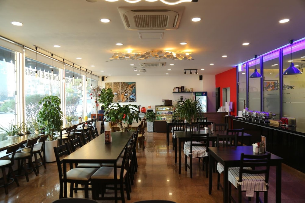 Lavita Hotel 33/34