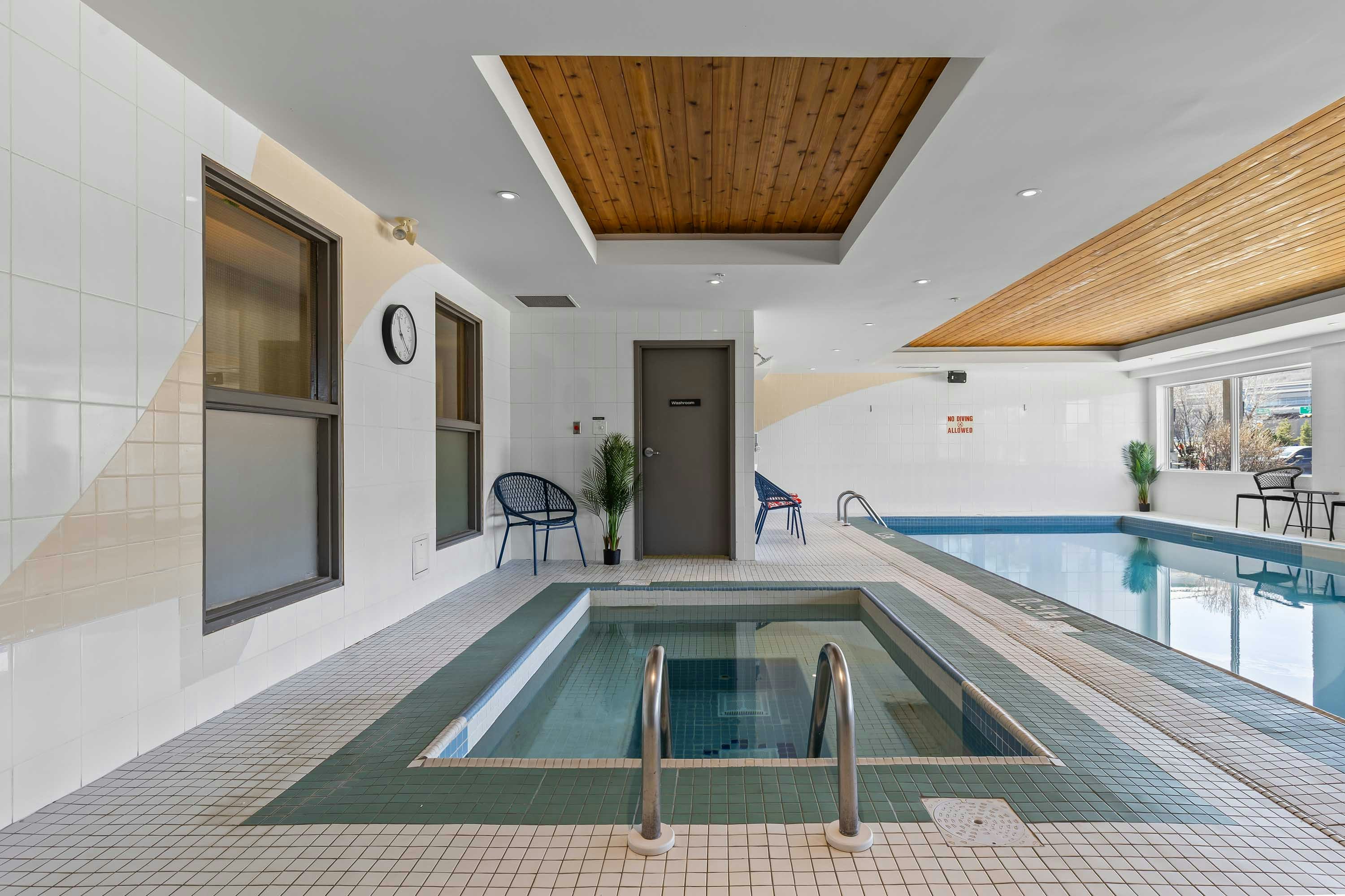 Sandman Hotel and Suites Calgary West 21/67