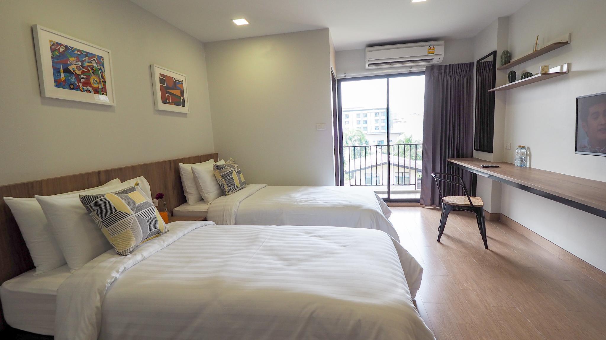 Standard Twin Room