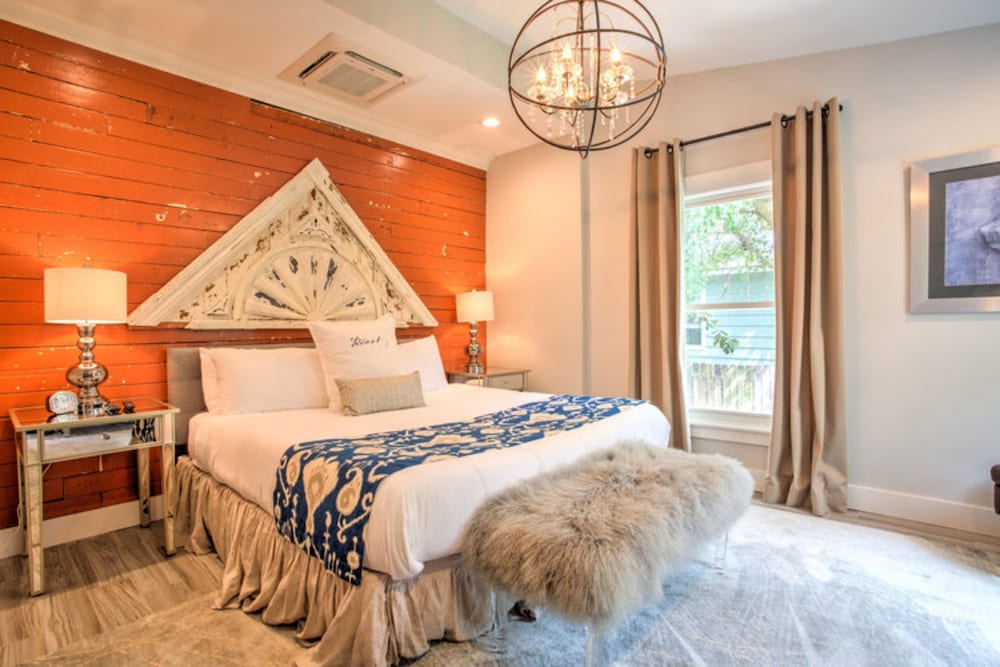 Islander, Suite, King Bed, Private Bathroom