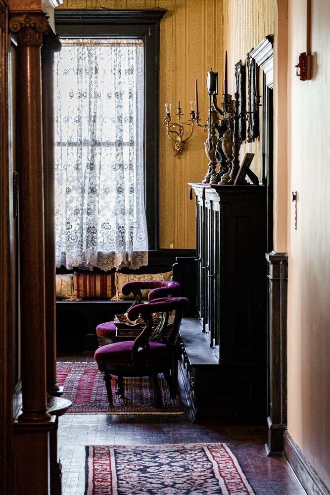 Vrooman Mansion Bloomington 45/72