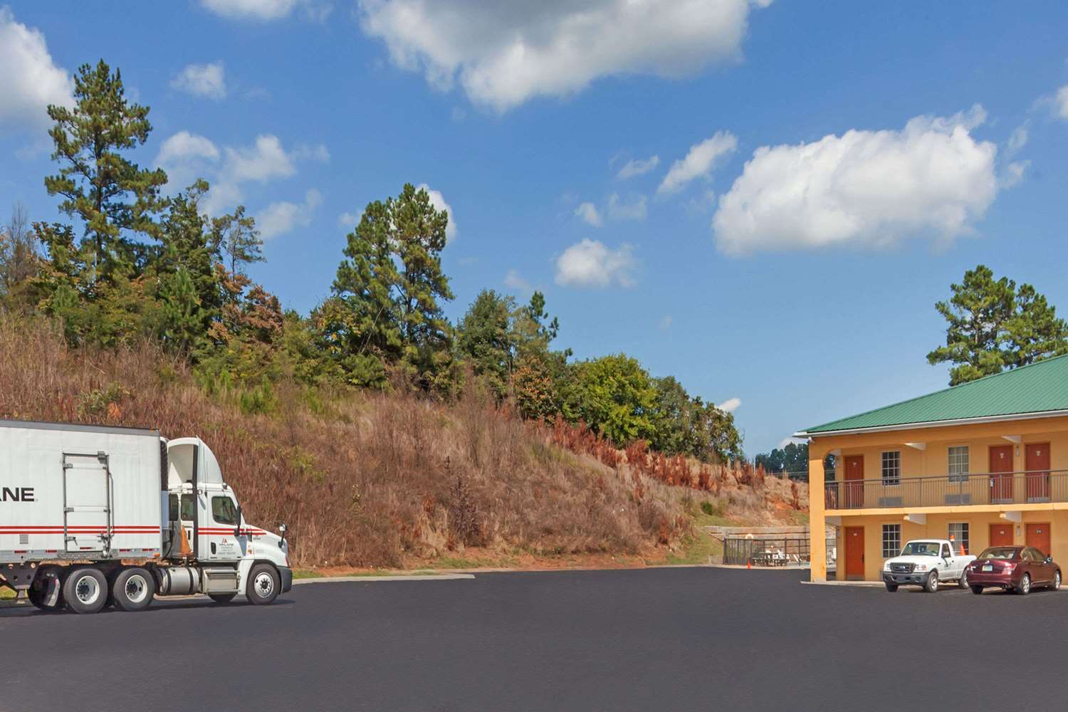 Days Inn by Wyndham Lenoir City 8/11