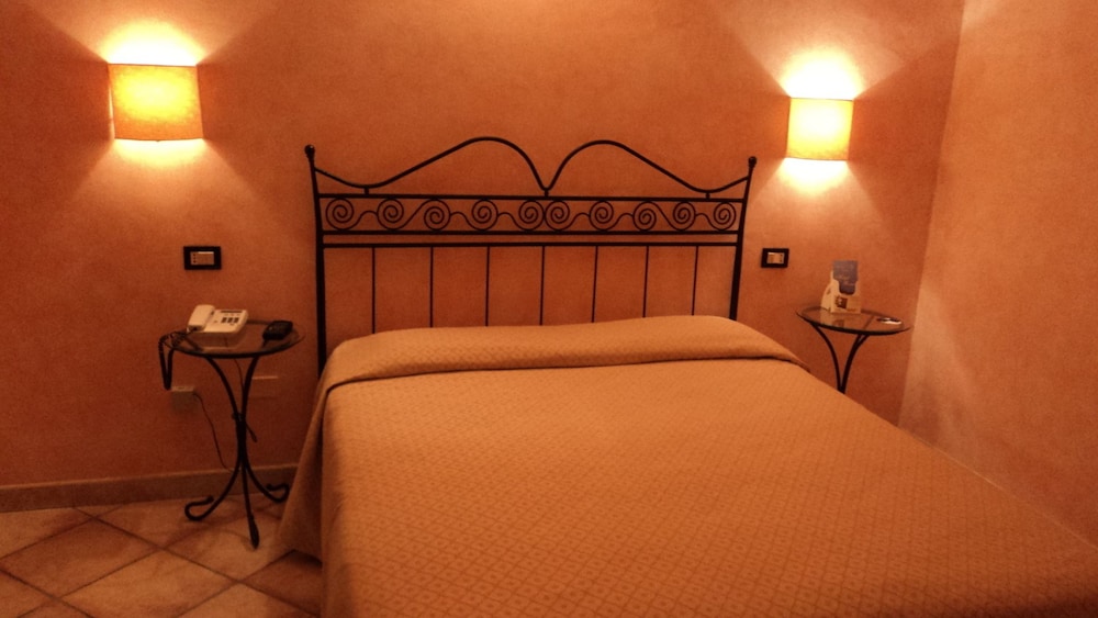 Rossi Hotel 15/35