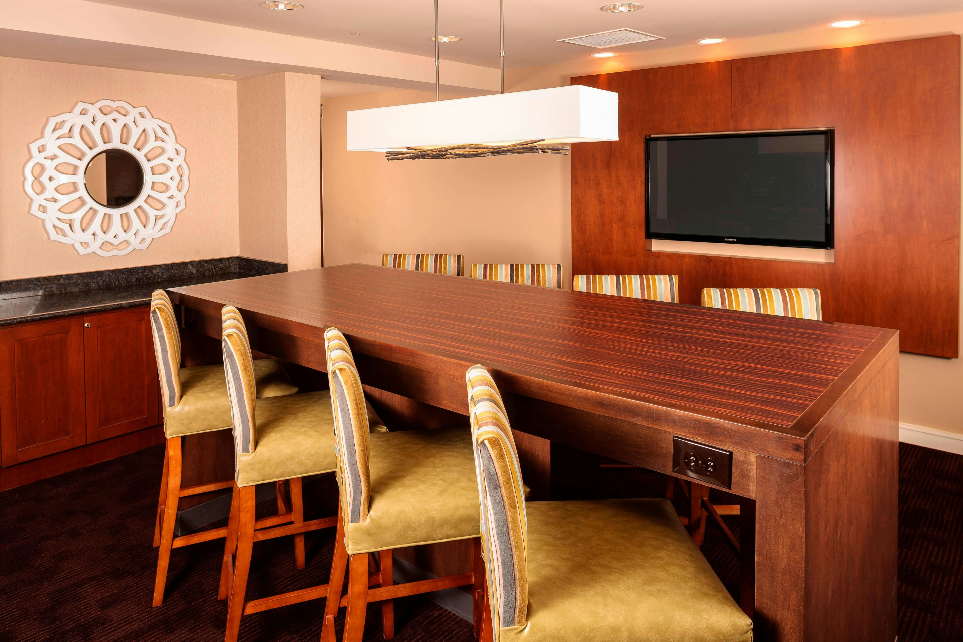 Residence Inn Long Island Holtsville 24/26