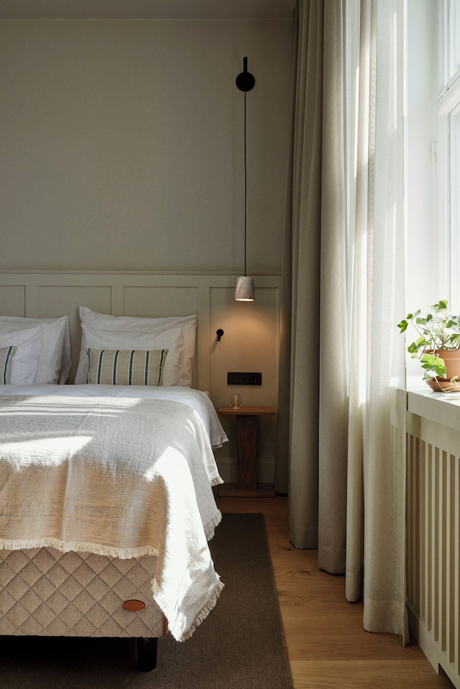Room, King Bed, Large