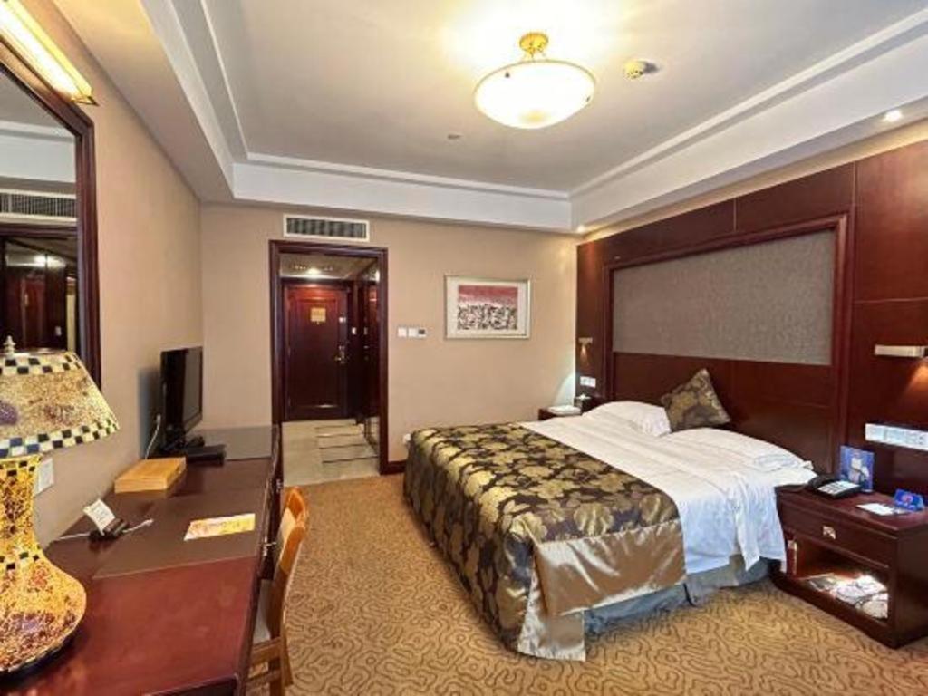 Yantai Golden Gulf Hotel 15/98