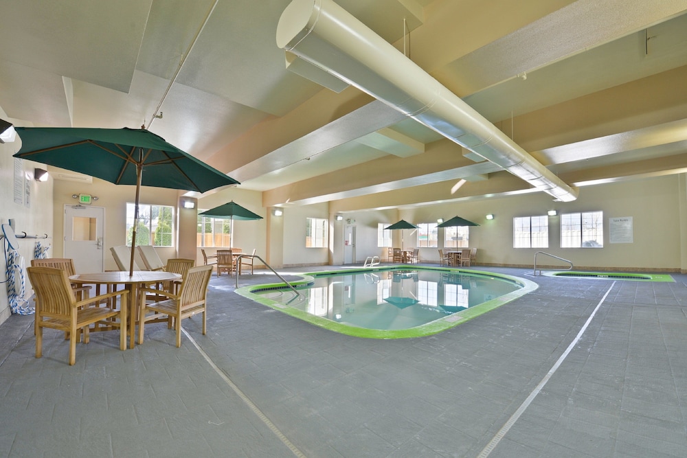 Holiday Inn Express and Suites Tacoma South Lakewood, an IHG Hotel 53/64