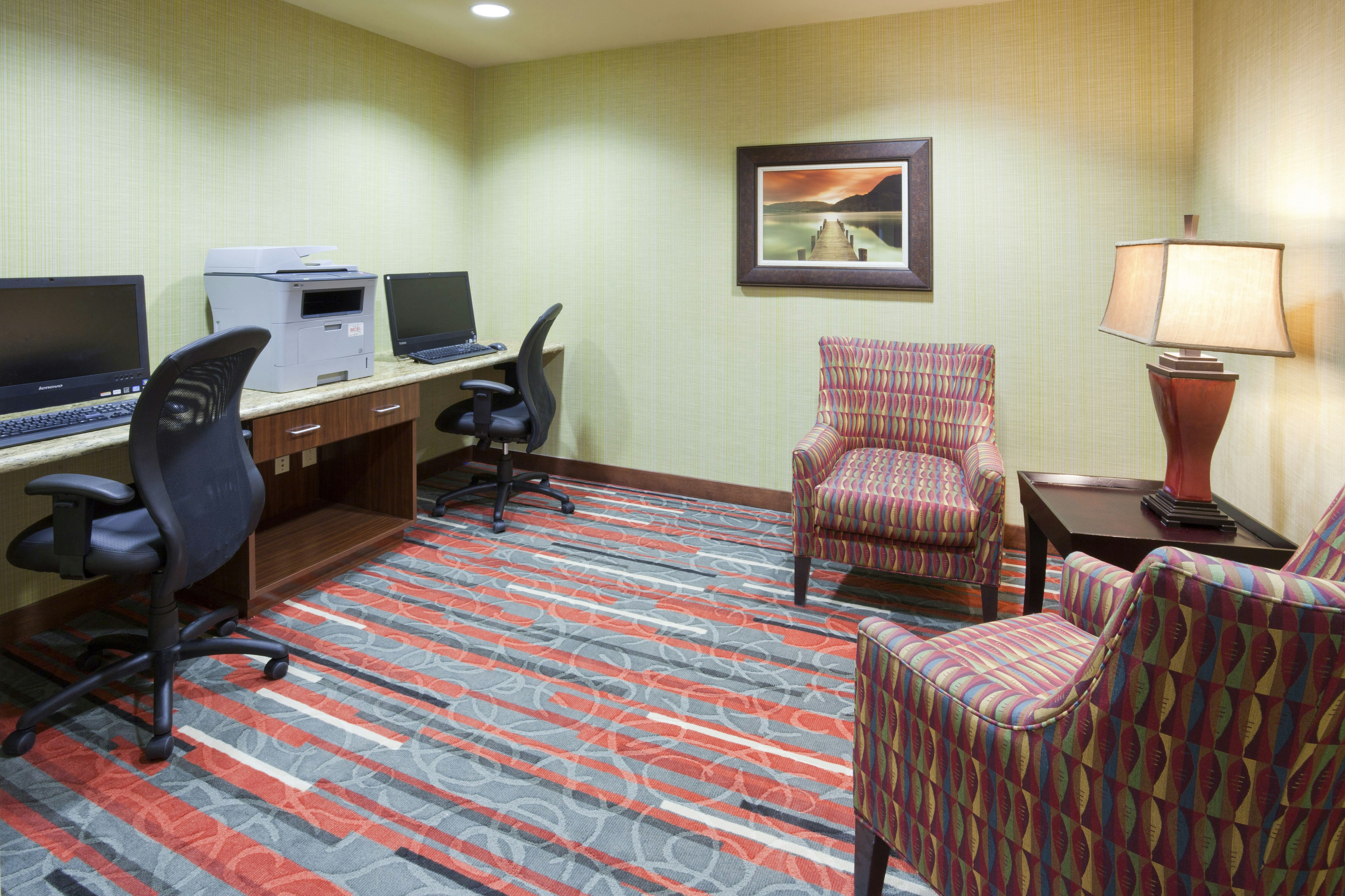 Holiday Inn Express Hotel &amp; Suites BLOOMINGTON WEST 46/52