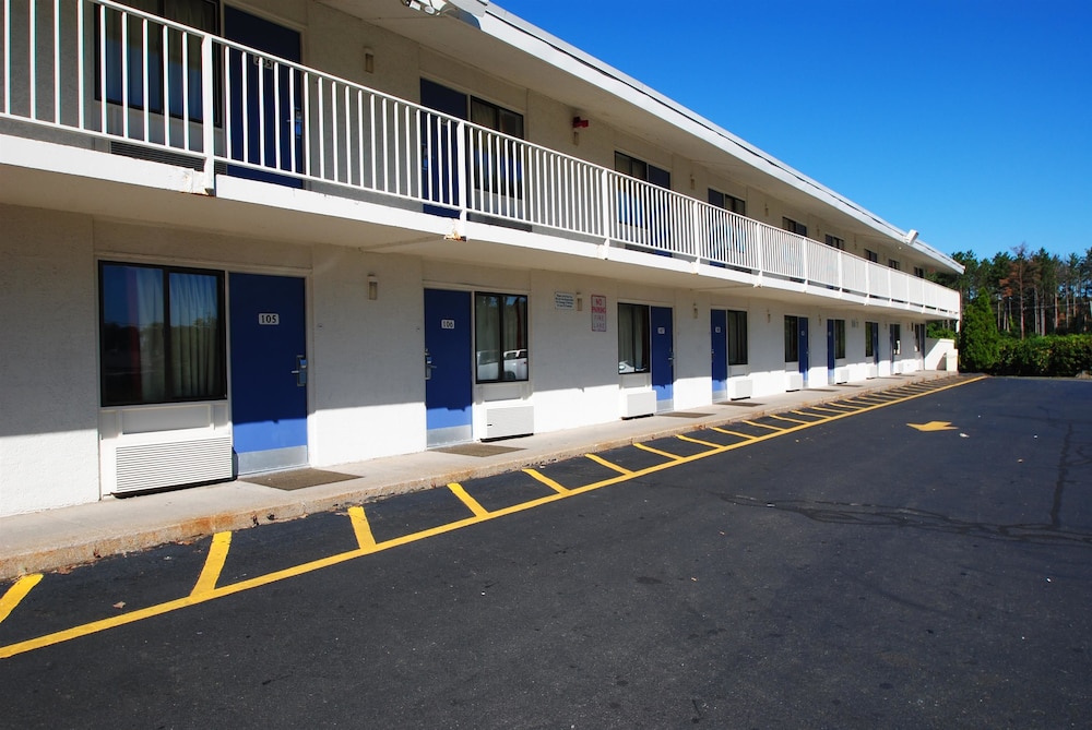Motel6 Chicopee, MA - Springfield 31/37