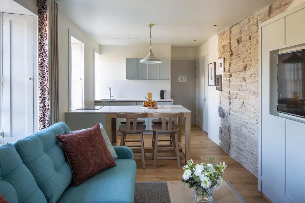 Abbey Strand Apartments at Holyrood 15/30