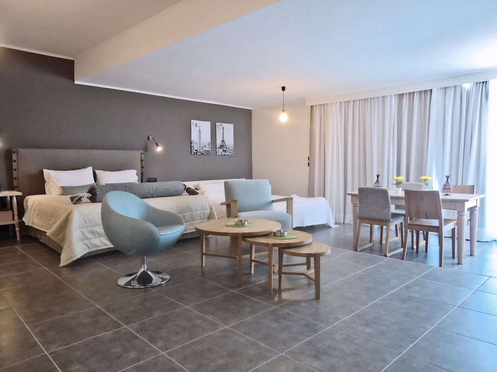 Amphitryon City Hotel 37/72