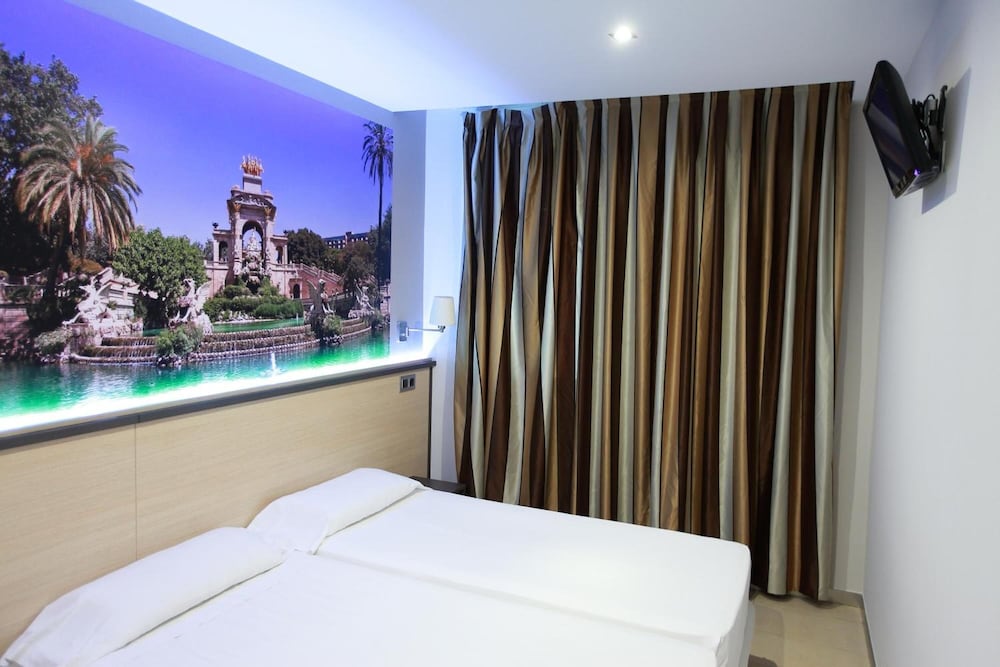 Hostal Las Flores 24/60