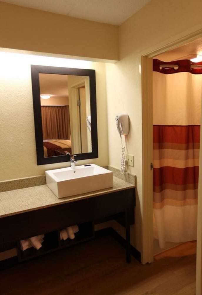 Red Roof Inn Washington Pa 13/21