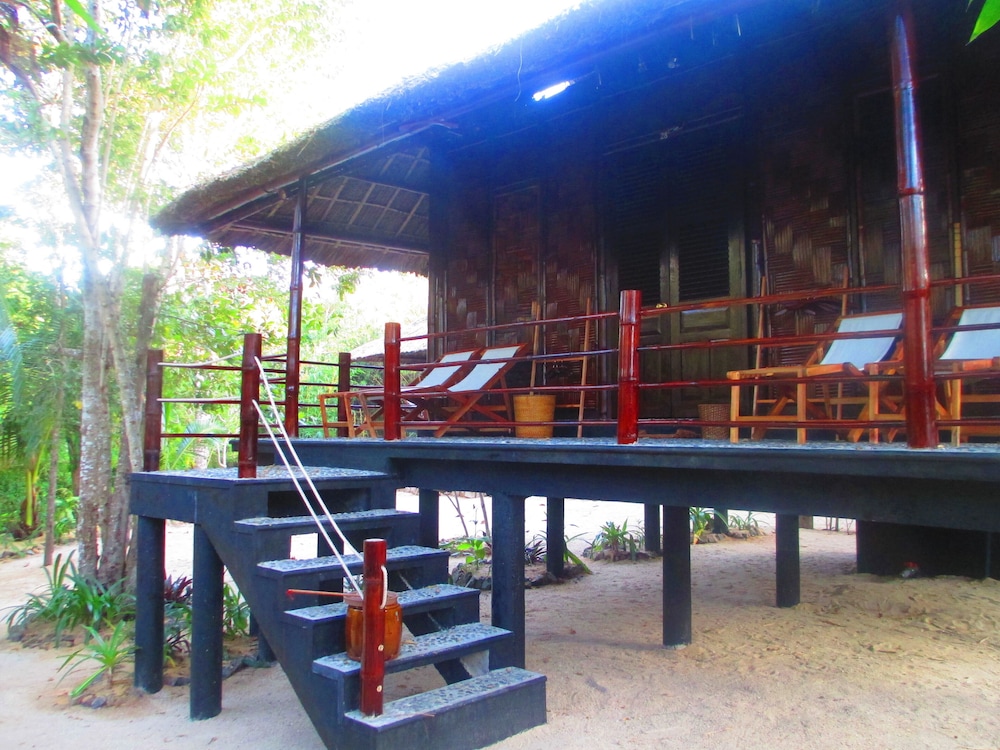 Whale Island Resort 57/68