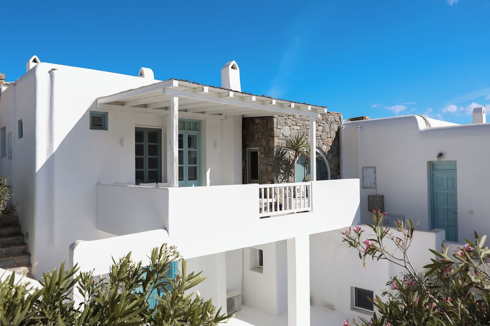 Mykonos Pantheon 4/50