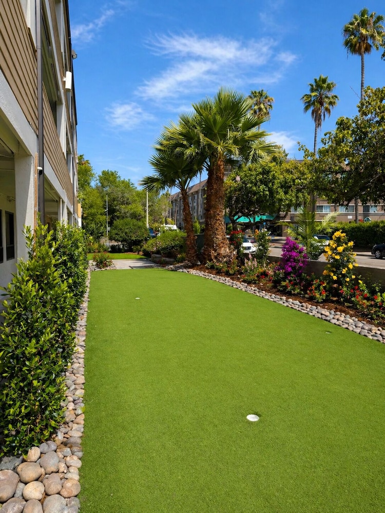 Riverleaf Inn Mission Valley 44/48