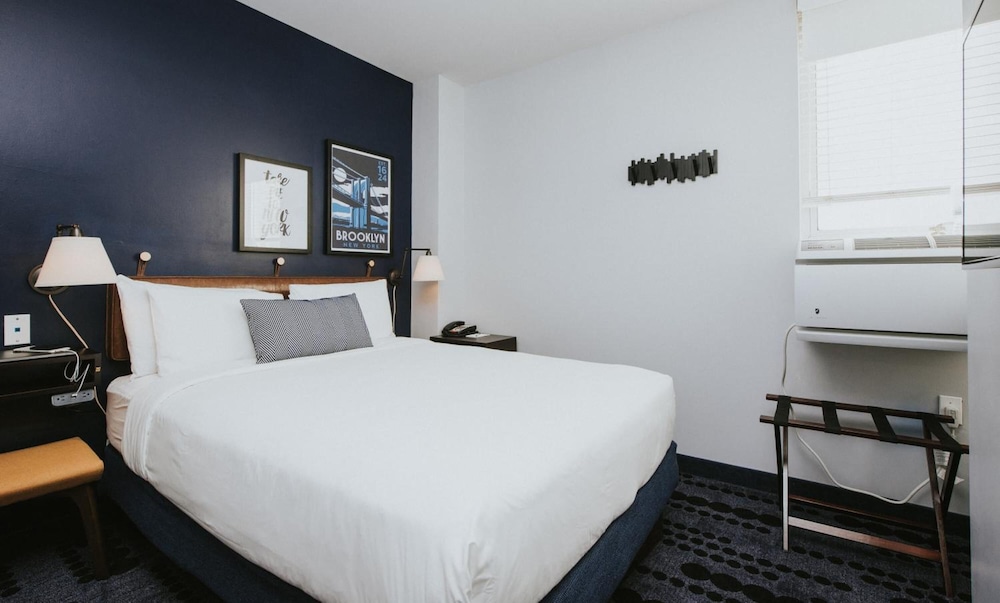 Hotel 373 28/47
