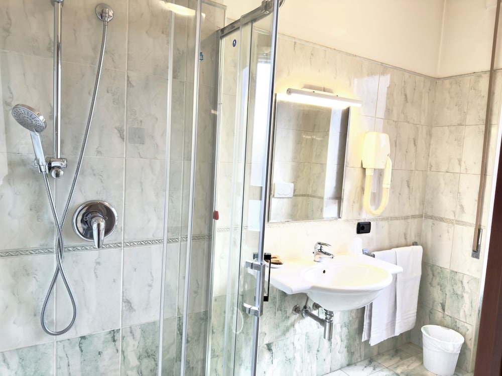 Hotel Molise 2 64/64