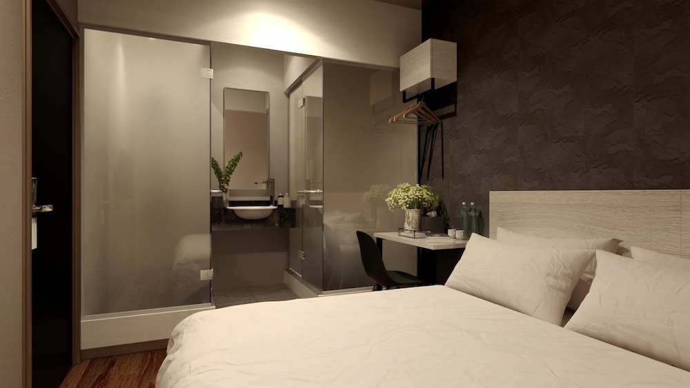 The Square Hotel 36/62