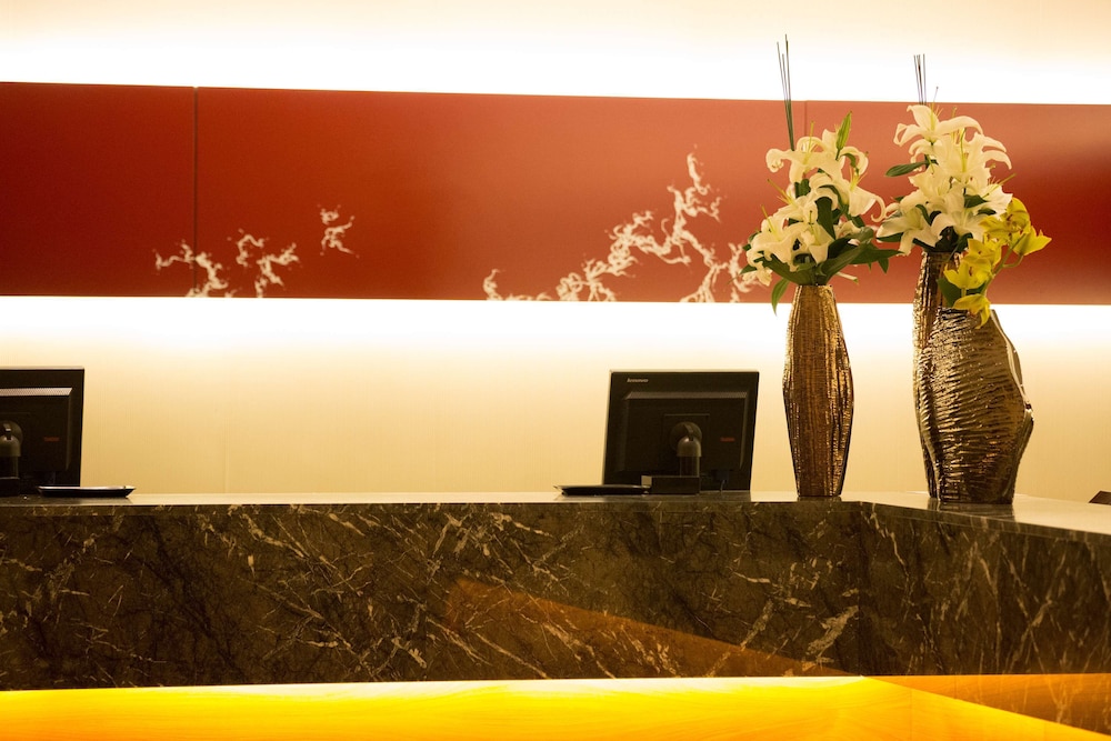 Lobby at Hilton Tokyo, TOKYO