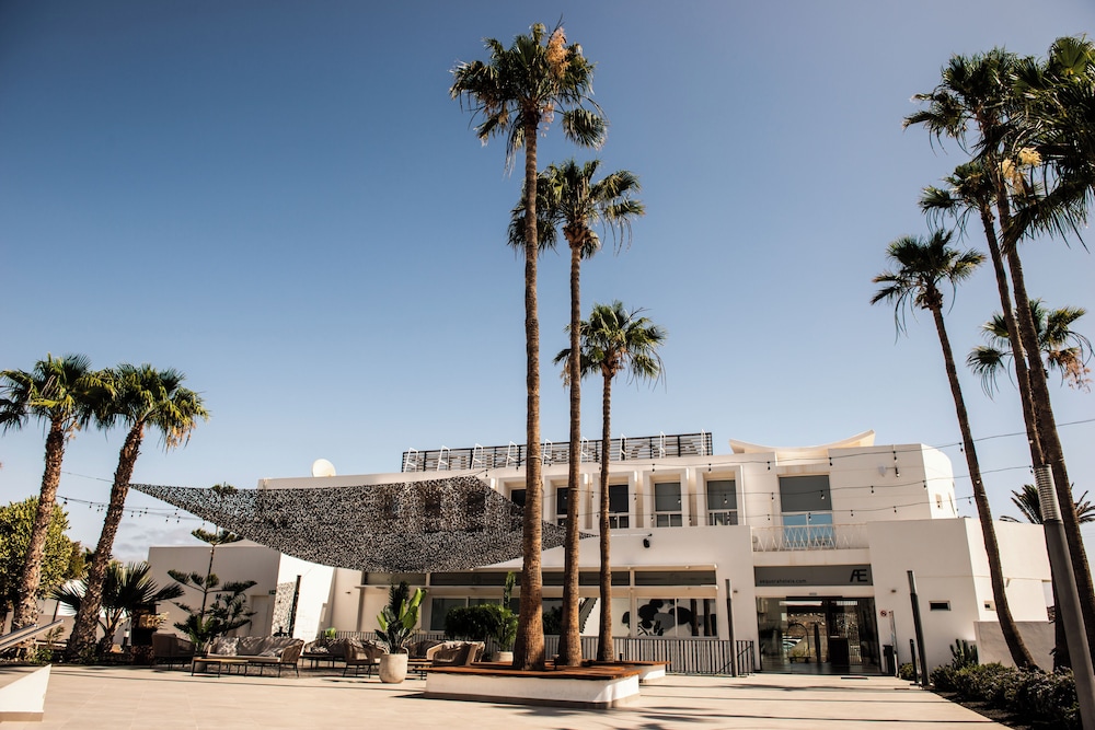Aequora Lanzarote Suites 6/67