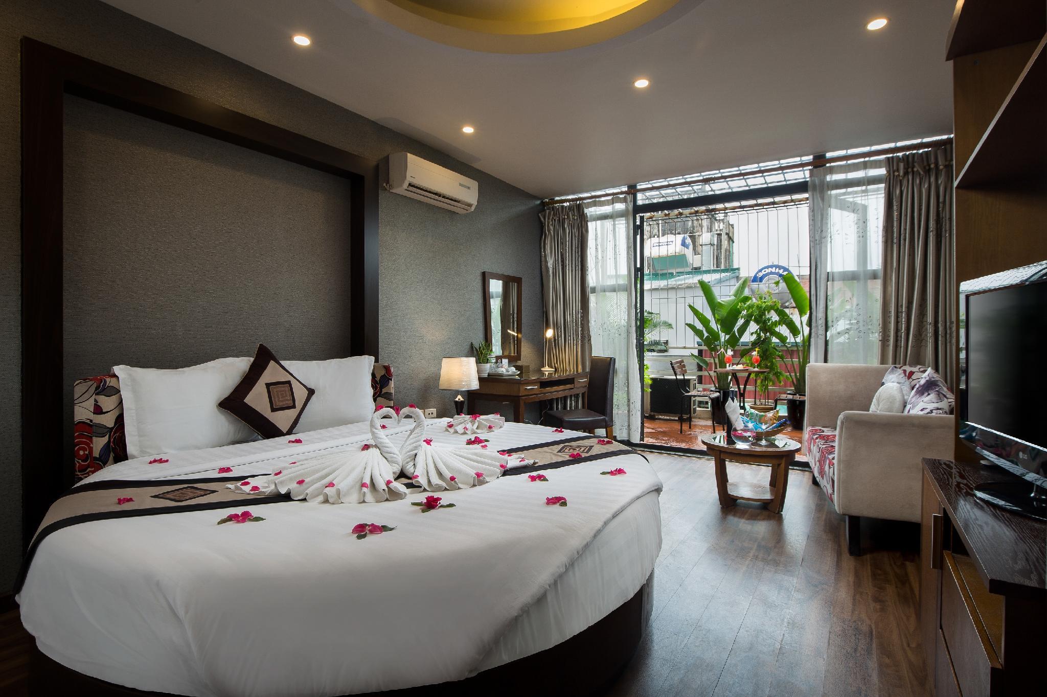 FAMILY SUITE, CITY VIEW, BALCONY