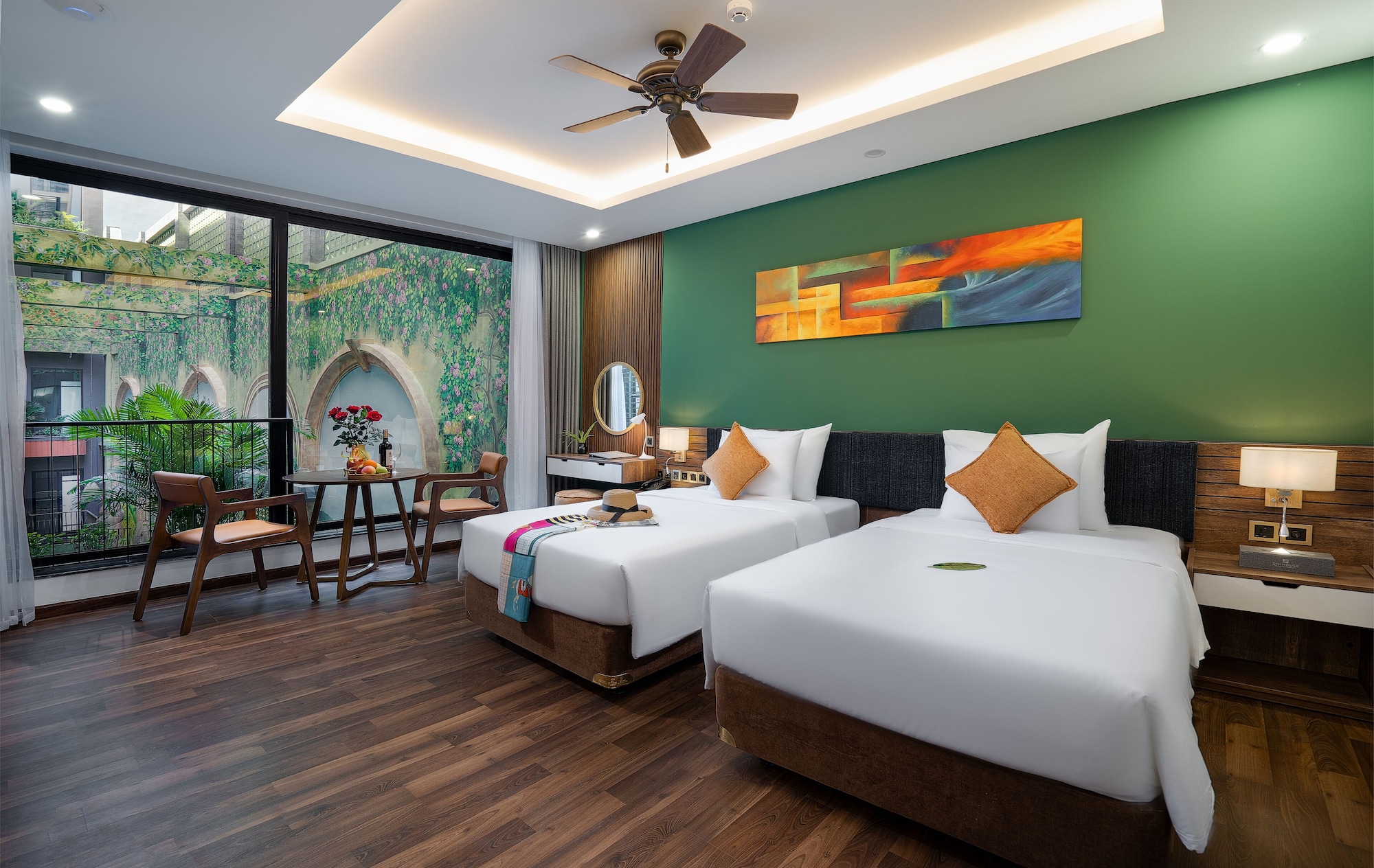 Studio, Twin Beds, Pool View