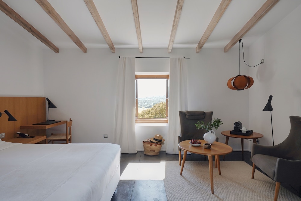 PREMIUM, DELUXE, DOUBLE BED, BATHTUB