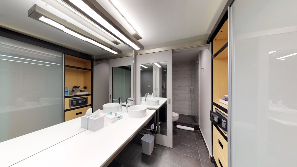 Aloft Coral Gables 42/43